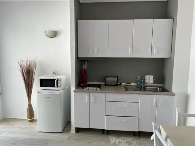 Apartamentos Cana Sofia Кала-Лонга Экстерьер фото
